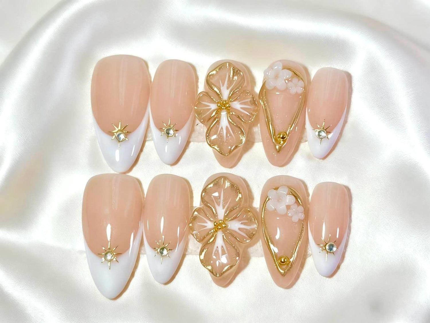 Golden Petal Aura